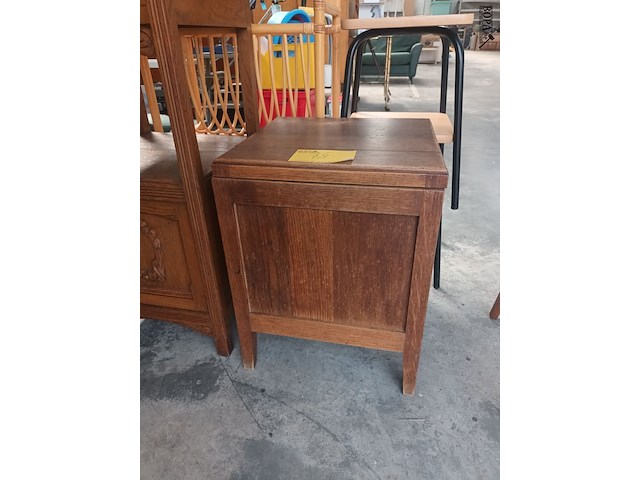 Lot 78 - antiek houten kamertoilet - afbeelding 3 van  3