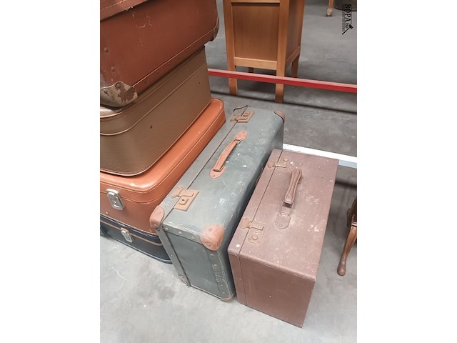 Lot 78 - antieke valiezen. 7 stuks - afbeelding 3 van  4