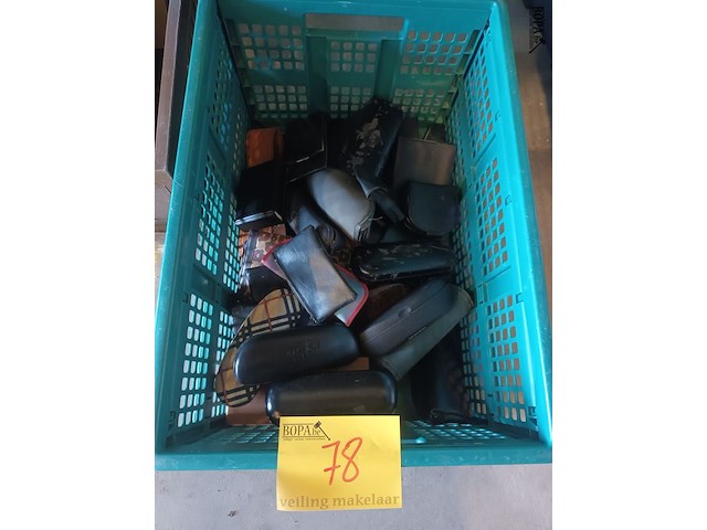 Lot 78 - bril etuis en portemonnees. 25 stuks - afbeelding 1 van  4