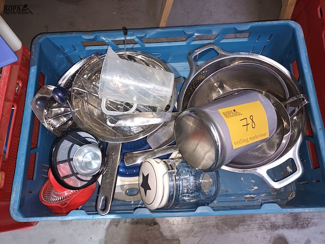 Lot 78 - huisraad. 1 bak - afbeelding 1 van  4