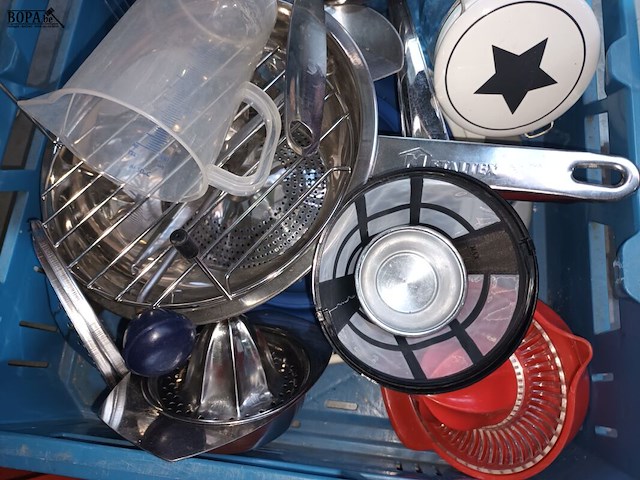 Lot 78 - huisraad. 1 bak - afbeelding 2 van  4