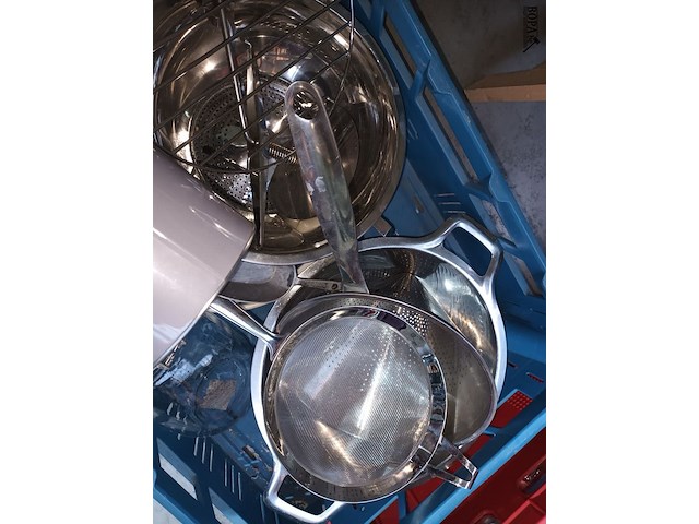 Lot 78 - huisraad. 1 bak - afbeelding 4 van  4