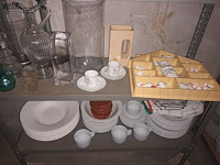 Lot 78 - keukengerei en huisraad. inhoud rek - afbeelding 4 van  6