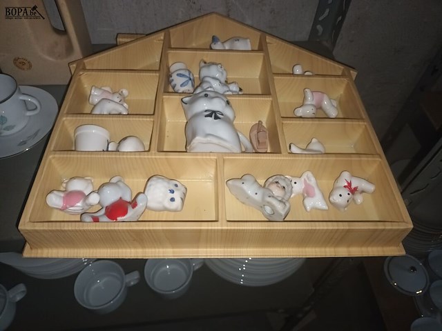 Lot 78 - keukengerei en huisraad. inhoud rek - afbeelding 5 van  6