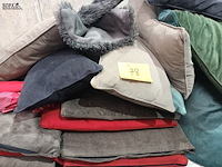 Lot 78 - kussens - afbeelding 1 van  5
