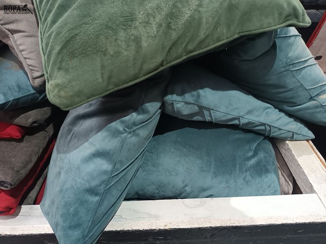 Lot 78 - kussens - afbeelding 4 van  5