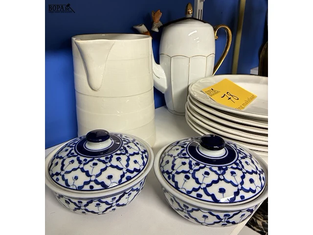 Lot 78 - lot keramiek met stempel - afbeelding 2 van  9