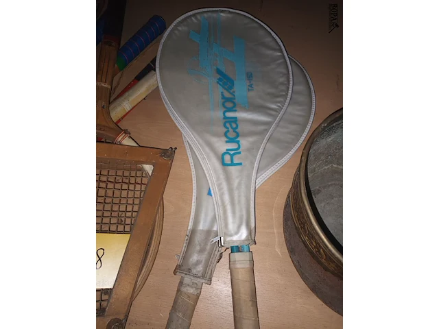 Lot 78 - lot tennisrackets. 12 stuks - afbeelding 3 van  4