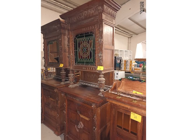 Lot 78 - mechelse buffetkast - afbeelding 1 van  3