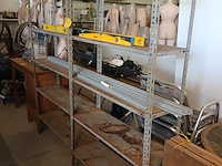 Lot 78 - metalen rek. 2 stuks - afbeelding 1 van  3