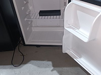 Lot 78 - minibar maxxhome - afbeelding 2 van  3