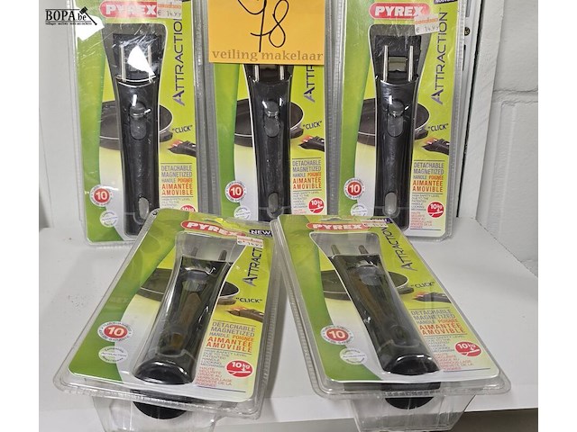 Lot 78 - pyrex magnetische pan handvaten, nieuw 5 stuks - afbeelding 1 van  3