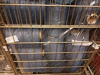Lot 78 - rolcontainer met bobijnen garen - afbeelding 4 van  4