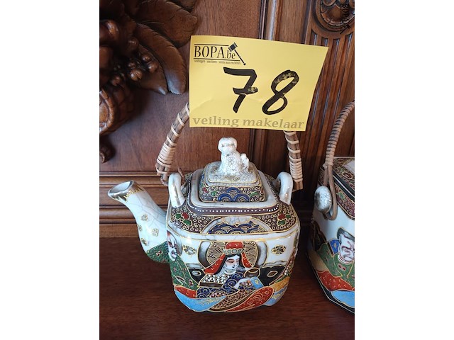 Lot 78 - satsuma theekan en suikerpot - afbeelding 3 van  5