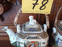 Lot 78 - satsuma theekan en suikerpot - afbeelding 3 van  5
