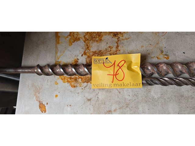 Lot 78 - sds boren 20 en 32 mm - afbeelding 2 van  3