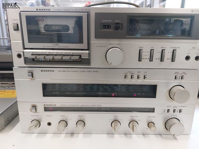 Lot 78 - stereotoren sanyo - afbeelding 2 van  3