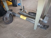 Lot 78 - steun voor aanhangwagen. 3 stuks - afbeelding 4 van  4