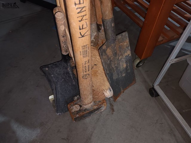 Lot 78 - tuingereedschap. 9 stuks - afbeelding 2 van  4