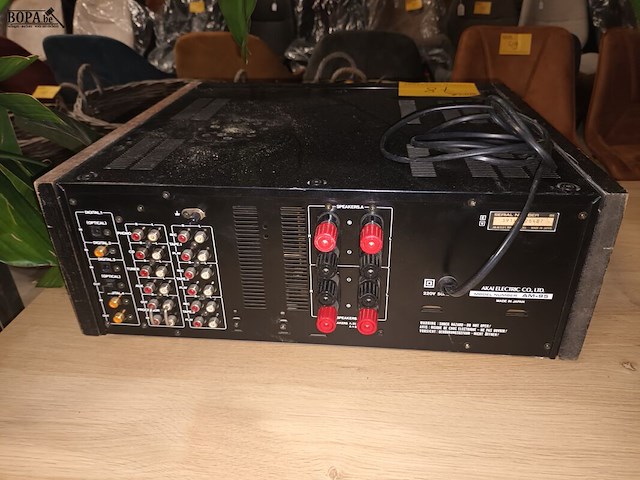 Lot 78 - versterker akai - afbeelding 3 van  4