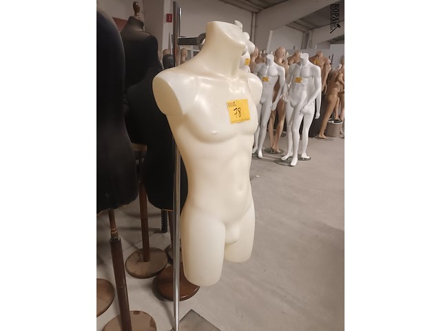 Lot 78 - witte torso man met statief - afbeelding 2 van  3