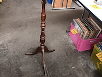 Lot 786 - plantenstaander - afbeelding 2 van  3