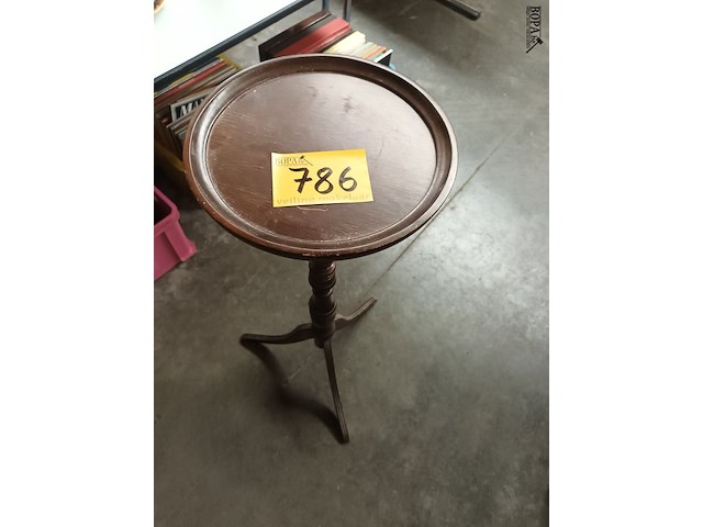 Lot 786 - plantenstaander - afbeelding 3 van  3