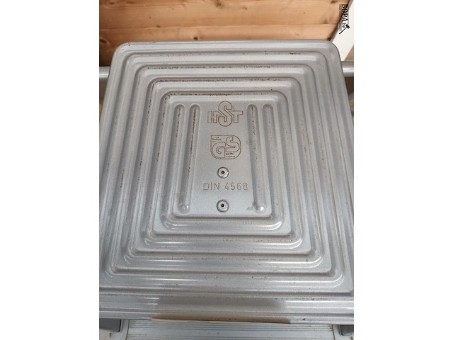 Lot 79 - aluminium trapladder - afbeelding 2 van  3
