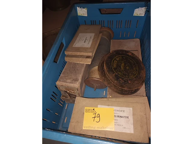 Lot 79 - antieke muziekdragers - afbeelding 1 van  6
