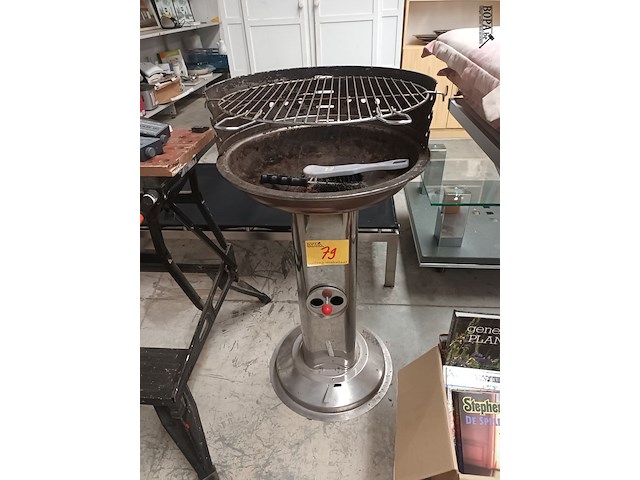 Lot 79 - barbecue - afbeelding 1 van  3