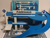 Lot 79 - big parkhaus autobaan - afbeelding 3 van  8