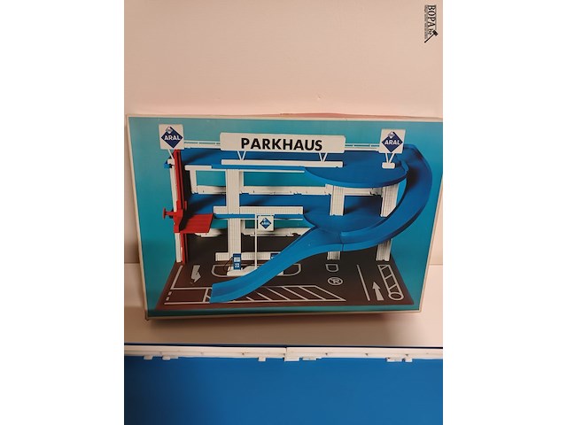 Lot 79 - big parkhaus autobaan - afbeelding 4 van  8