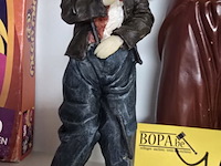 Lot 79 - charlie chaplin beeldjes 5 stuks - afbeelding 5 van  6