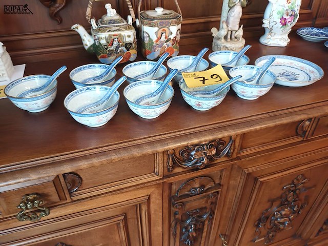 Lot 79 - chinees porselein. 10 stuks - afbeelding 1 van  7