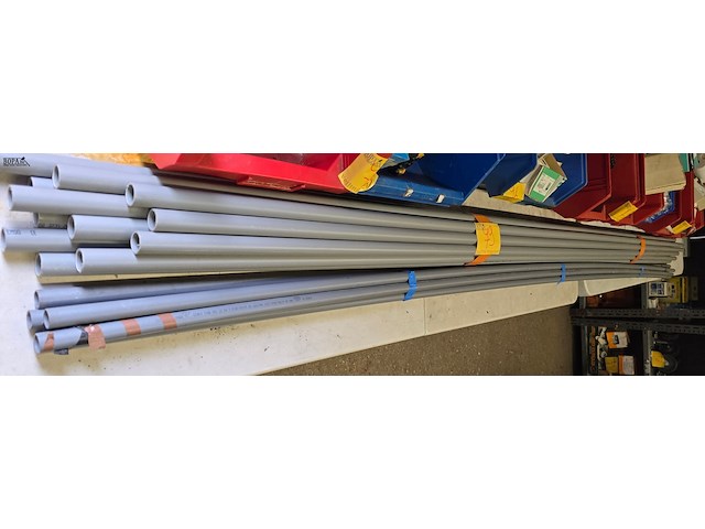 Lot 79 - kabelbuizen 3 meter 17 stuks - afbeelding 1 van  5