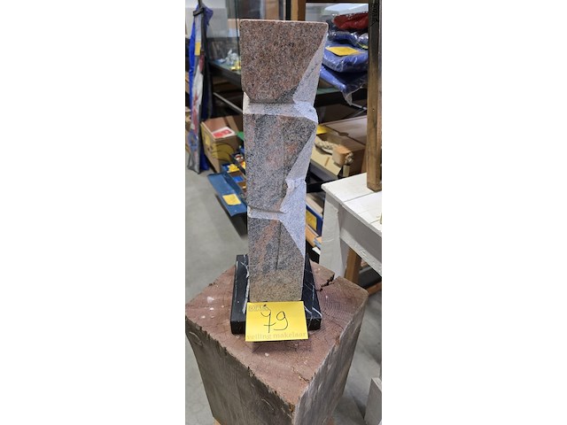 Lot 79 - kubistisch figuur van kunstenaar marc verdoodt - afbeelding 1 van  3