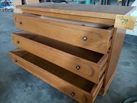 Lot 79 - ladenkast eikenhout - afbeelding 2 van  3