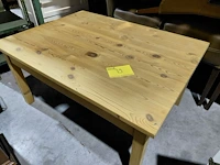 Lot 79 - lichtgrenen salontafel