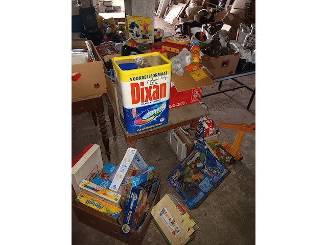 Lot 79 - lot divers speelgoed - afbeelding 1 van  7