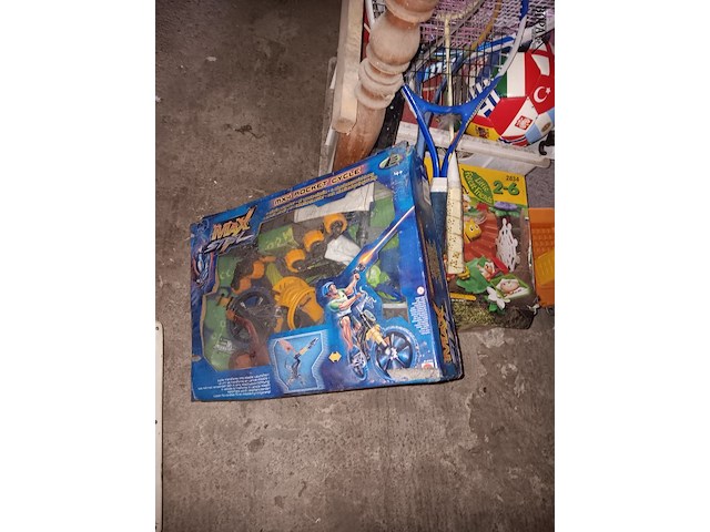 Lot 79 - lot divers speelgoed - afbeelding 3 van  7