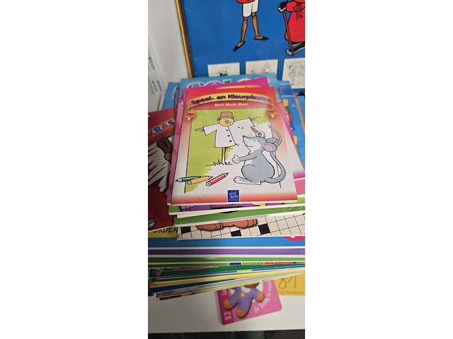 Lot 79 - lot kleurboeken ong 42 stuks - afbeelding 3 van  4