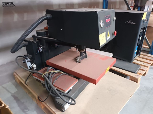 Lot 79 - lotus hittepers - afbeelding 1 van  6