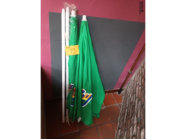 Lot 79 - parasol bicky. 2 stuks - afbeelding 1 van  3