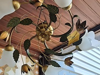 Lot 79 - plafondlamp florentijnse stijl, gouden bloemvormig frame, me - afbeelding 1 van  4