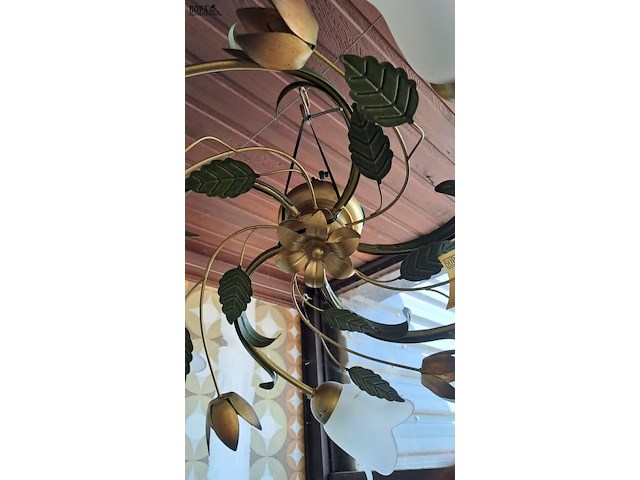 Lot 79 - plafondlamp florentijnse stijl, gouden bloemvormig frame, me - afbeelding 2 van  4