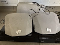 Lot 79 - sharp bd player met luidsprekers