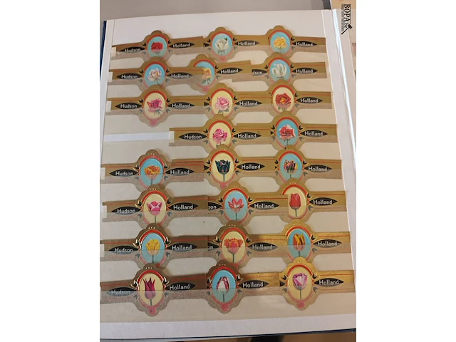 Lot 79 - sigarenbandjes. 1 boek - afbeelding 2 van  6