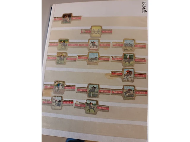 Lot 79 - sigarenbandjes. 1 boek - afbeelding 3 van  6