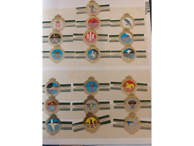 Lot 79 - sigarenbandjes. 1 boek - afbeelding 4 van  6