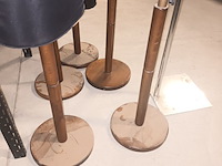 Lot 79 - stoffen buste op voet. 2 stuks - afbeelding 3 van  5